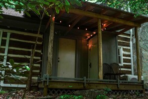 Exterior detail - Hikers Retreat in the Linville Gorge Forest (Nebo)