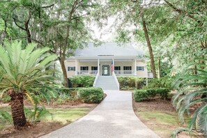 Exterior - Summer Salt Cottage - Private Coastal Retreat (Daufuskie Island)