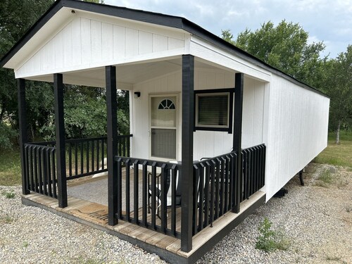 Quaint 1 Bedroom 1 Bath Home on 65 acre ranch. 