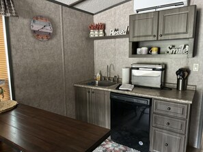 Fridge, microwave, stovetop, dishwasher