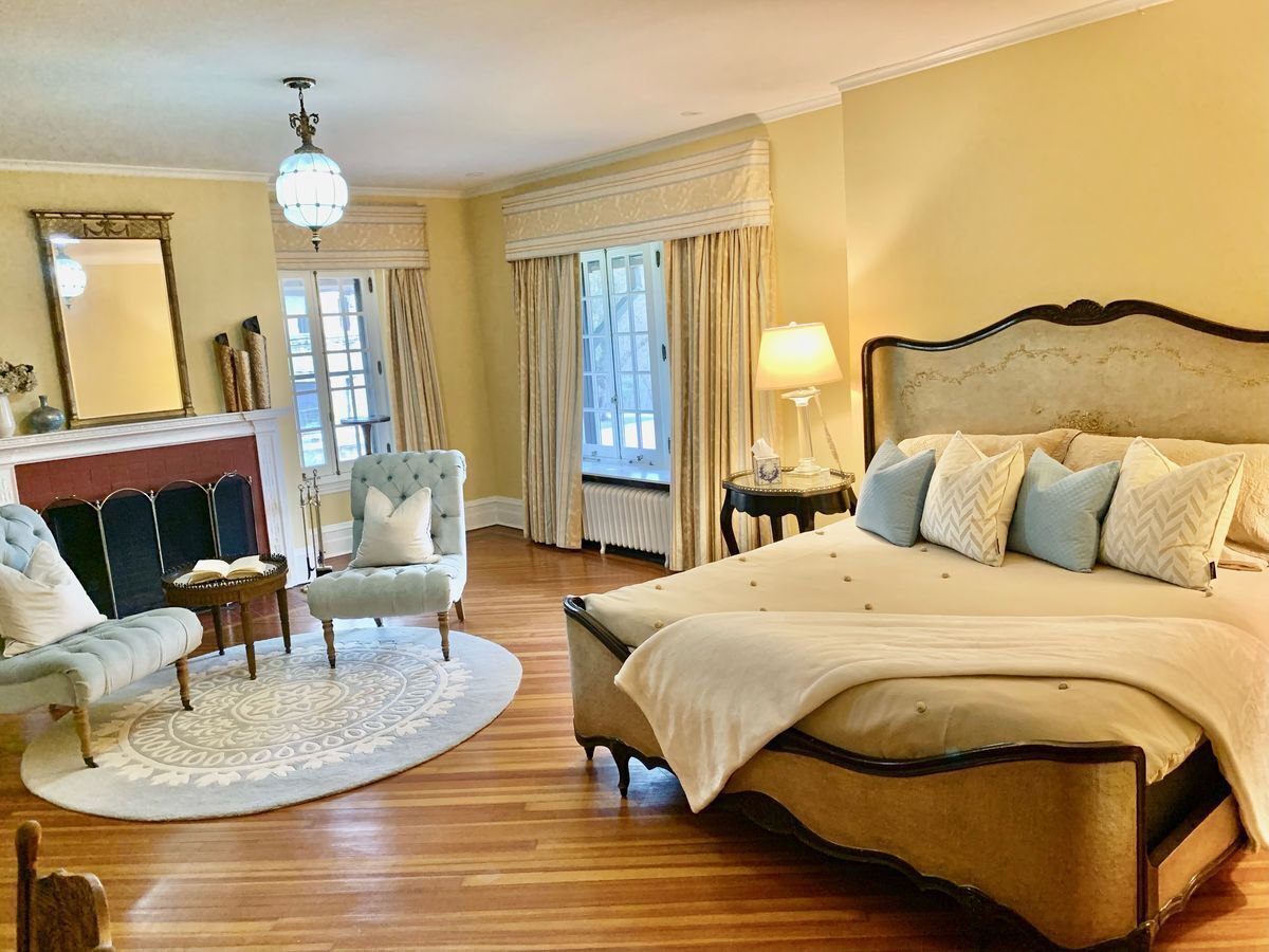 The Washington Room at Rushmore Estate in Woodbury NY Bed and Breakfast