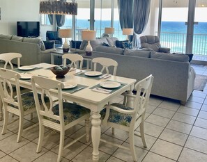 Dining - Navarre Beach Regency 705 - Nama' Stay At The Beach (Navarre)