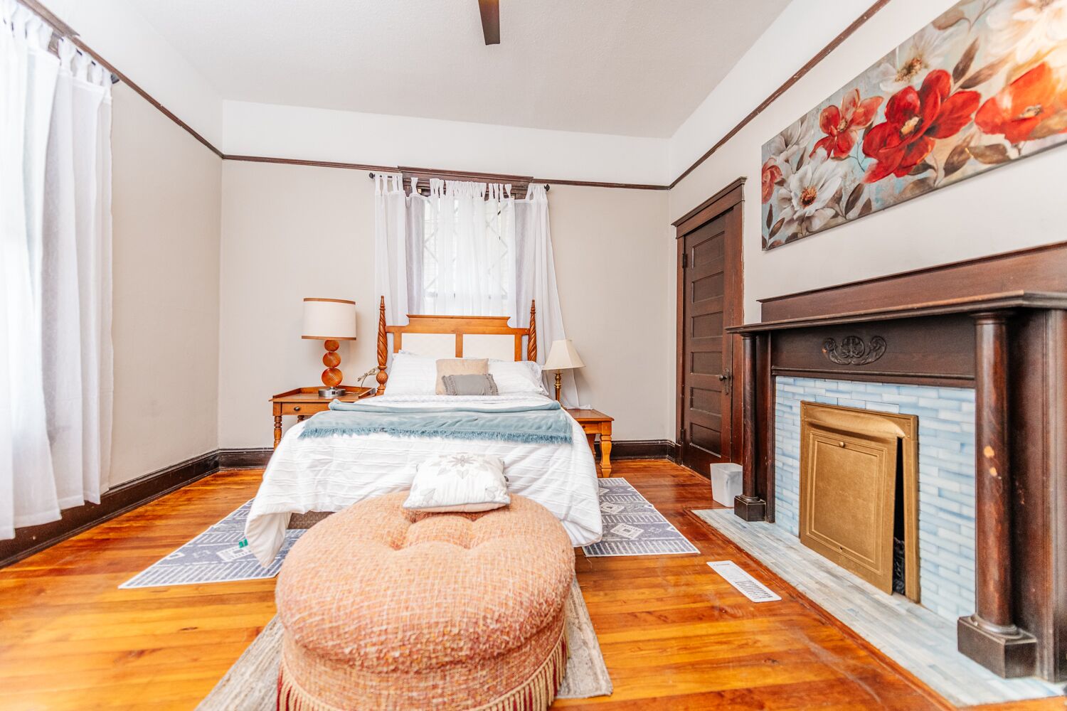 Beautifull home within mercer village.