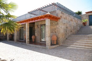 Superior Room | Terrace/patio - Quinta do Passal (Pacos De Ferreira)