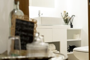 Habitación básica doble | Insonorización, wifi gratis y ropa de cama