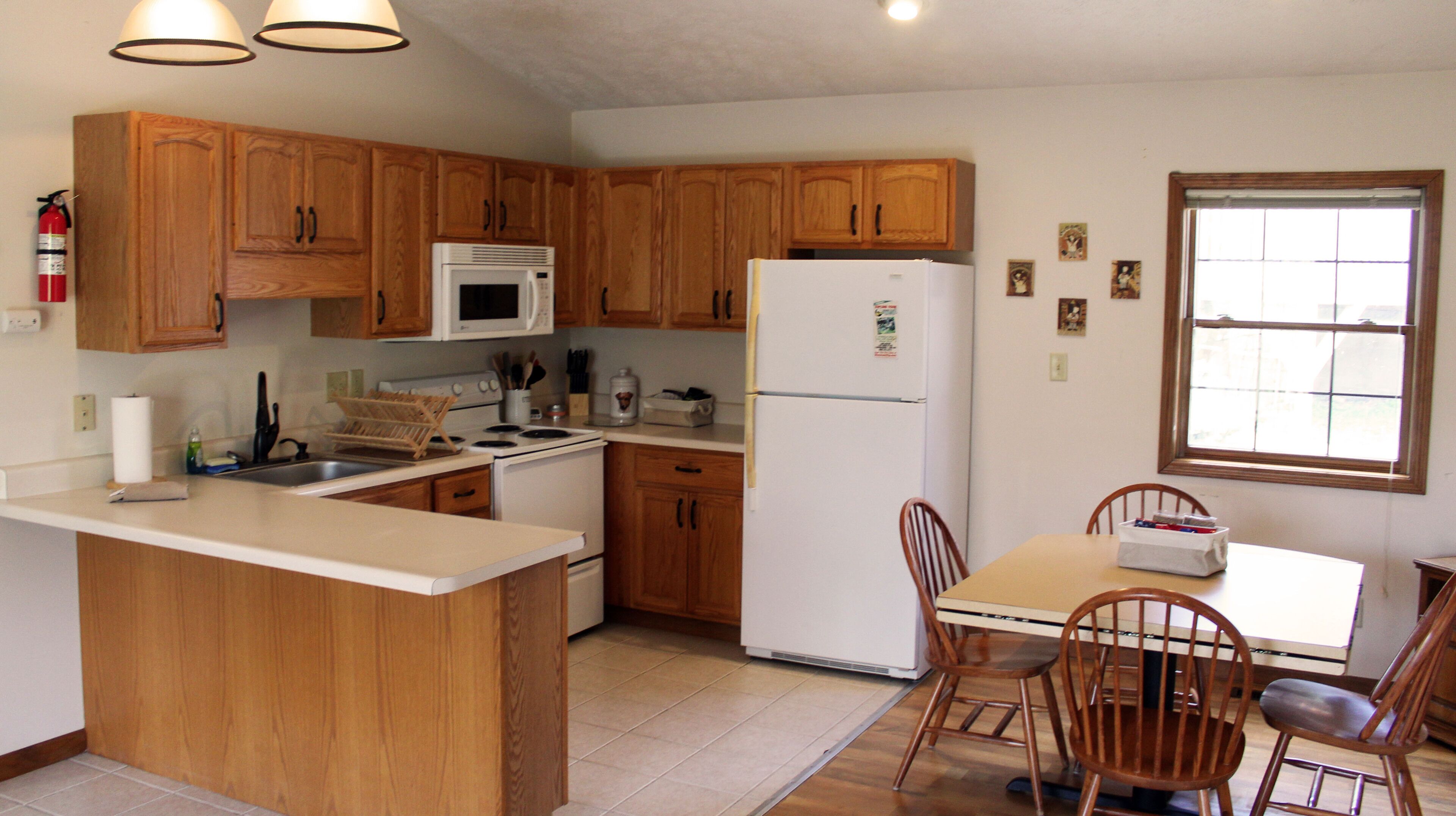 Stones Throw from Giant City Park, Wineries, Hiking, Biking, Hunting and more.