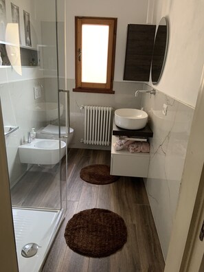 Shower, hair dryer, bidet, towels - Detached house for relaxation in the center of Anghiari (Anghiari)