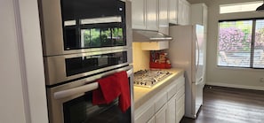 Shared kitchen - CSE Property Group (Simi Valley)
