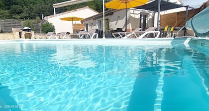 Villa piscine proche Vallon-Pont-d'Arc / gorge de l'ArdĂšche