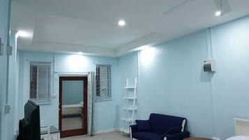 Classic Studio Suite | Living area