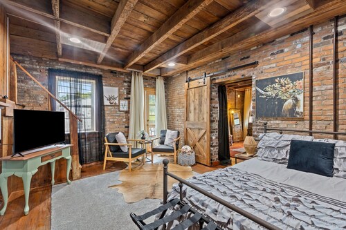 Springside BoHo Getaway
       