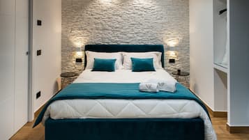 Superior Triple Room, 1 Bedroom, Non Smoking, City View | Premium bedding, pillowtop beds, minibar, in-room safe