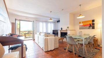 Televisión y biblioteca musical