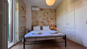 3 chambres, fer et planche à repasser, Wi-Fi gratuit, draps fournis