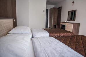 1 bedroom, internet, bed sheets