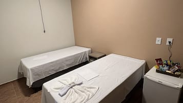 Standard Twin Room | Free WiFi