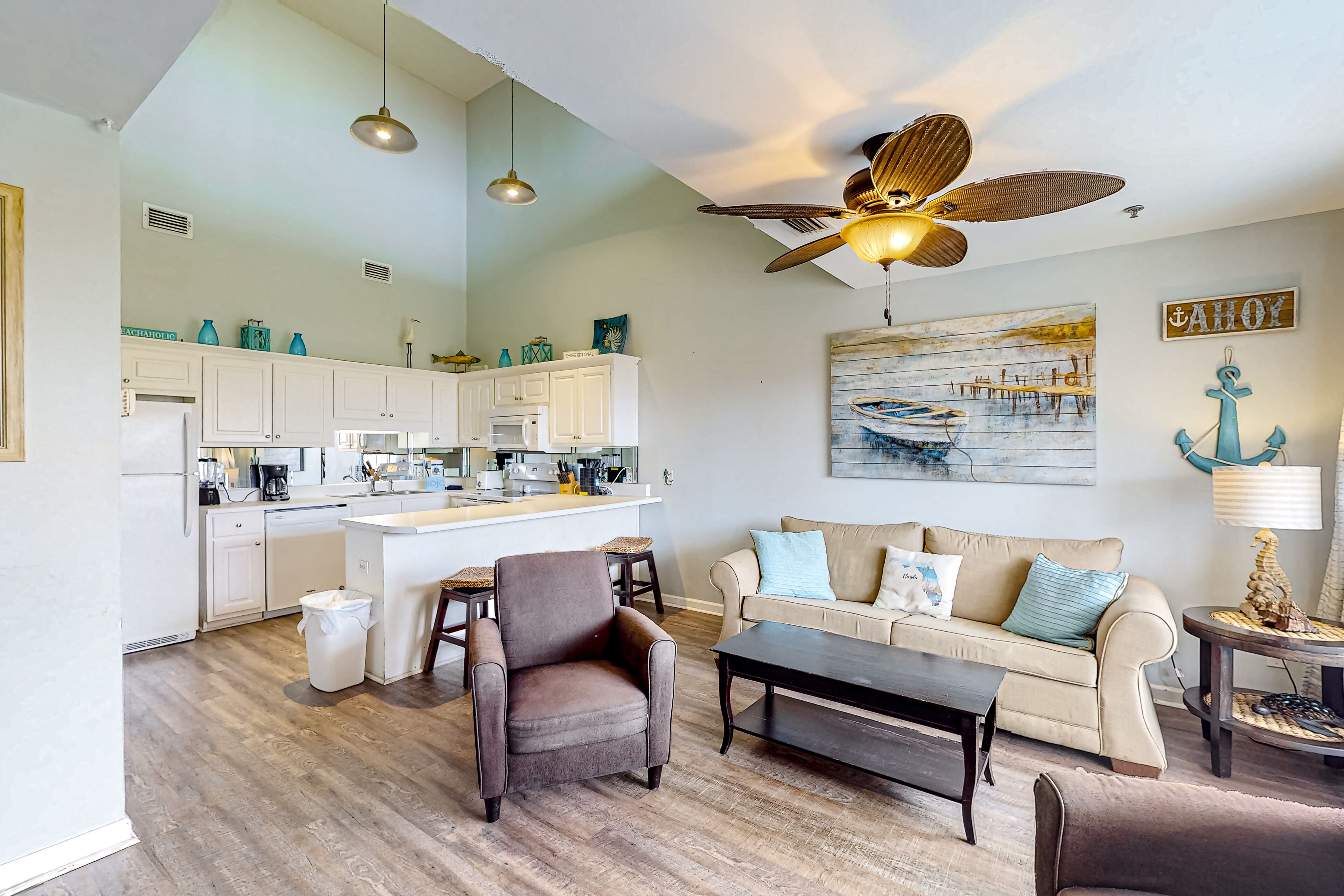 Dog-friendly condo with pools, tennis, gym, mini golf, beach access, & balcony