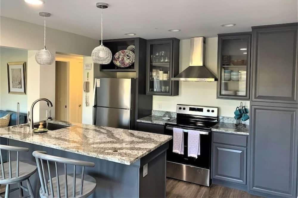 Beautiful Renovated Villa Just Steps from Beach