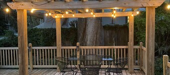 The Rose on Lakeside
Mount Dora-Umatilla
4 Bedrooms
2 1/2 bathrooms
Sleeps 10
