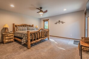 4 bedrooms, free WiFi, bed sheets - Centennial Mountain Retreat (Centennial)