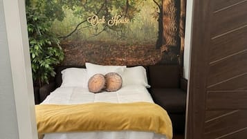 3 bedrooms, desk, iron/ironing board, WiFi