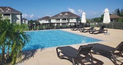 Sanni Villa 2 BR oasis Fern Court Richmond Estate