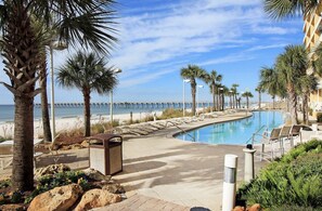 室外游泳池，恒温泳池