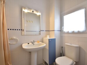 Shower, hair dryer - Apartament Gracia (Begur centre) (Begur)