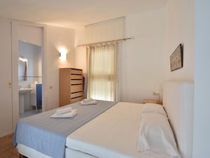 1 bedroom, iron/ironing board