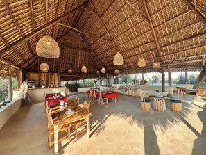 Restaurant - KUOOM SERENGETI (Serengeti)