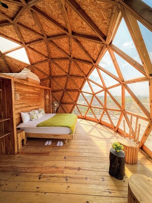 Luxury Quadruple Room | In-room safe, bed sheets - KUOOM SERENGETI (Serengeti)