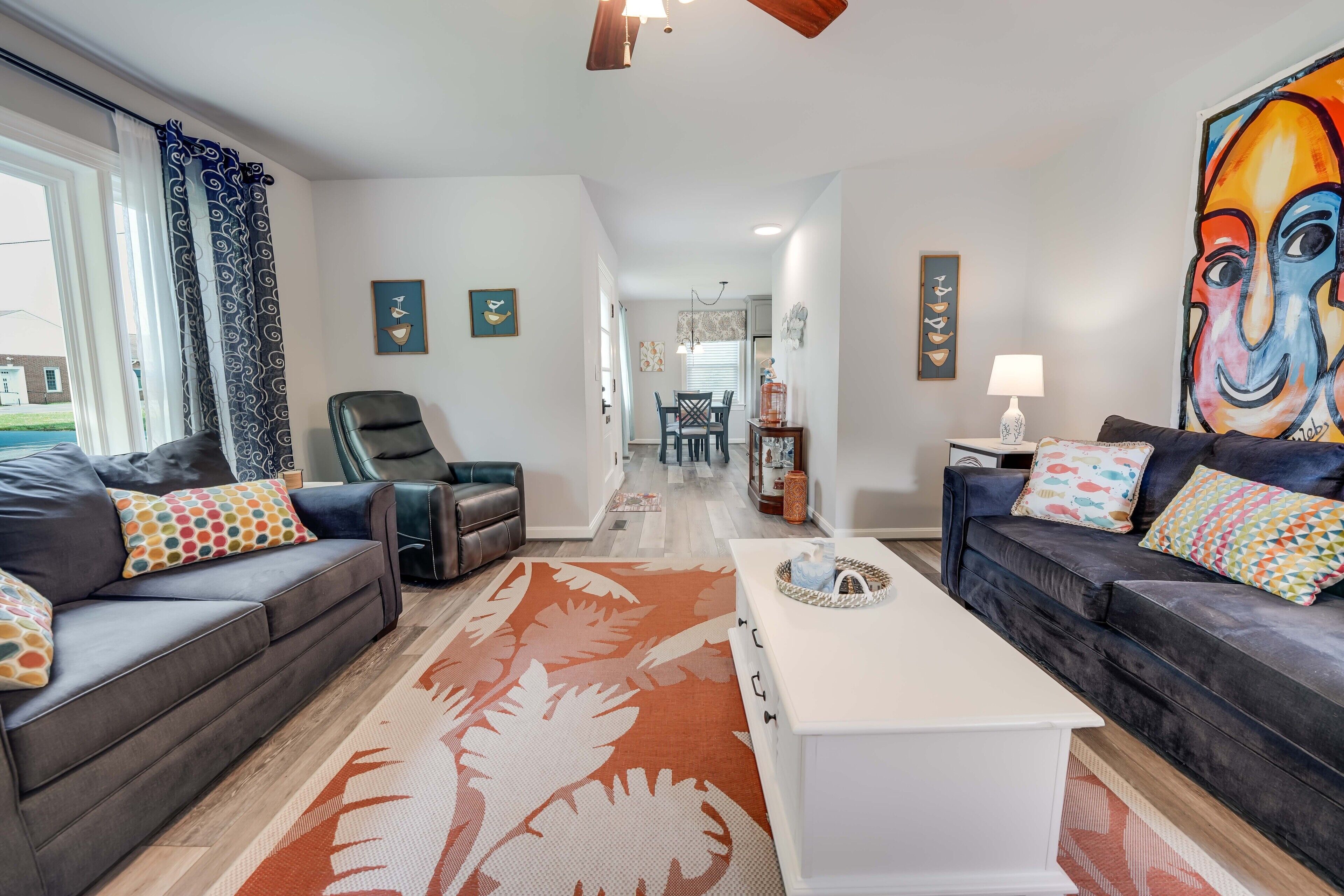 Crab Shack in Town-Walk to beach and restaurants-Sleeps 6