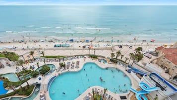 Alberca techada y alberca climatizada