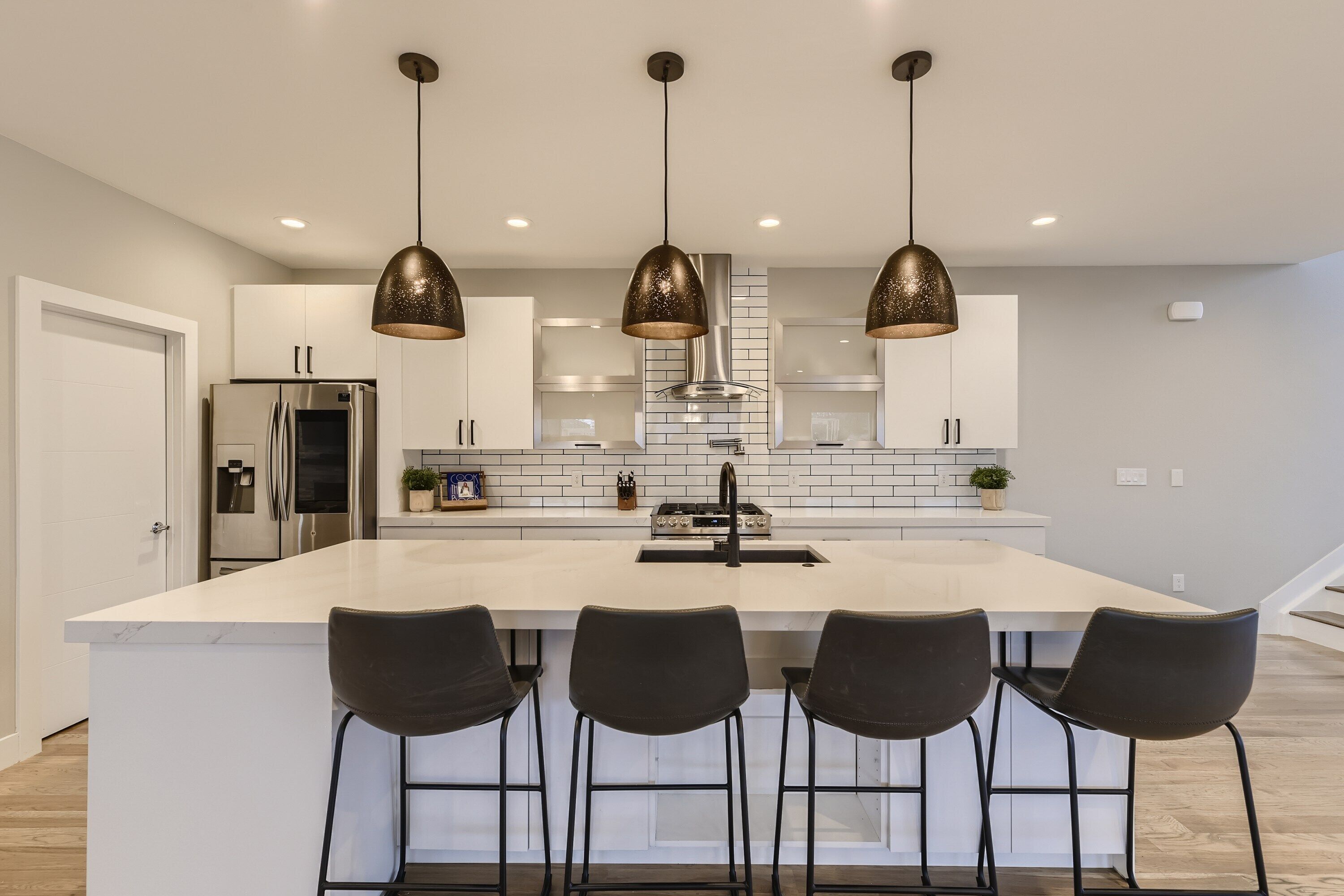 Luxury Modern Duplex with Rooftop Hot Tub & Private Office 4800 sq ft