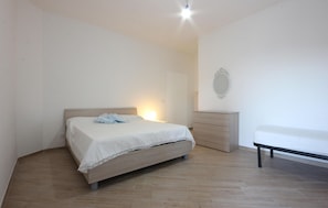 2 Schlafzimmer, Reisekinderbett, kostenloses WLAN