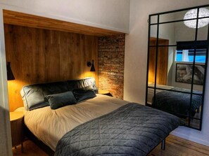 2 slaapkamers, een strijkplank/strijkijzer, gratis wifi, beddengoed