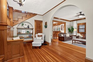 Interior - Downtown, 6 kings, Sleeps 14+, Game Room,  Courtyard, Hot Tub (Colorado Springs)