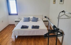 3 عدّة غرف نوم وواي فاي مجانًا وملاءات أسرّة