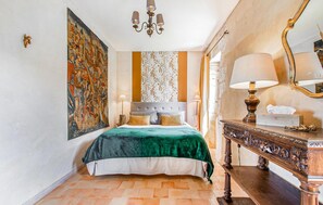 5 bedrooms, travel cot, free WiFi - 5 bedroom stunning home in Le Mesnil-Jourdain (Le Mesnil-Jourdain)