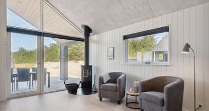 Awesome home in Hvide Sande with sauna