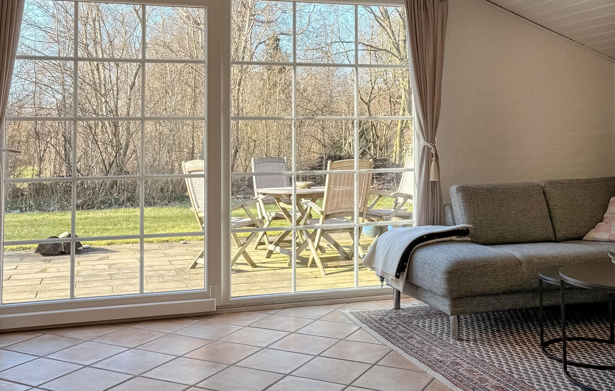 Smart-TV, Kamin, DVD-Player