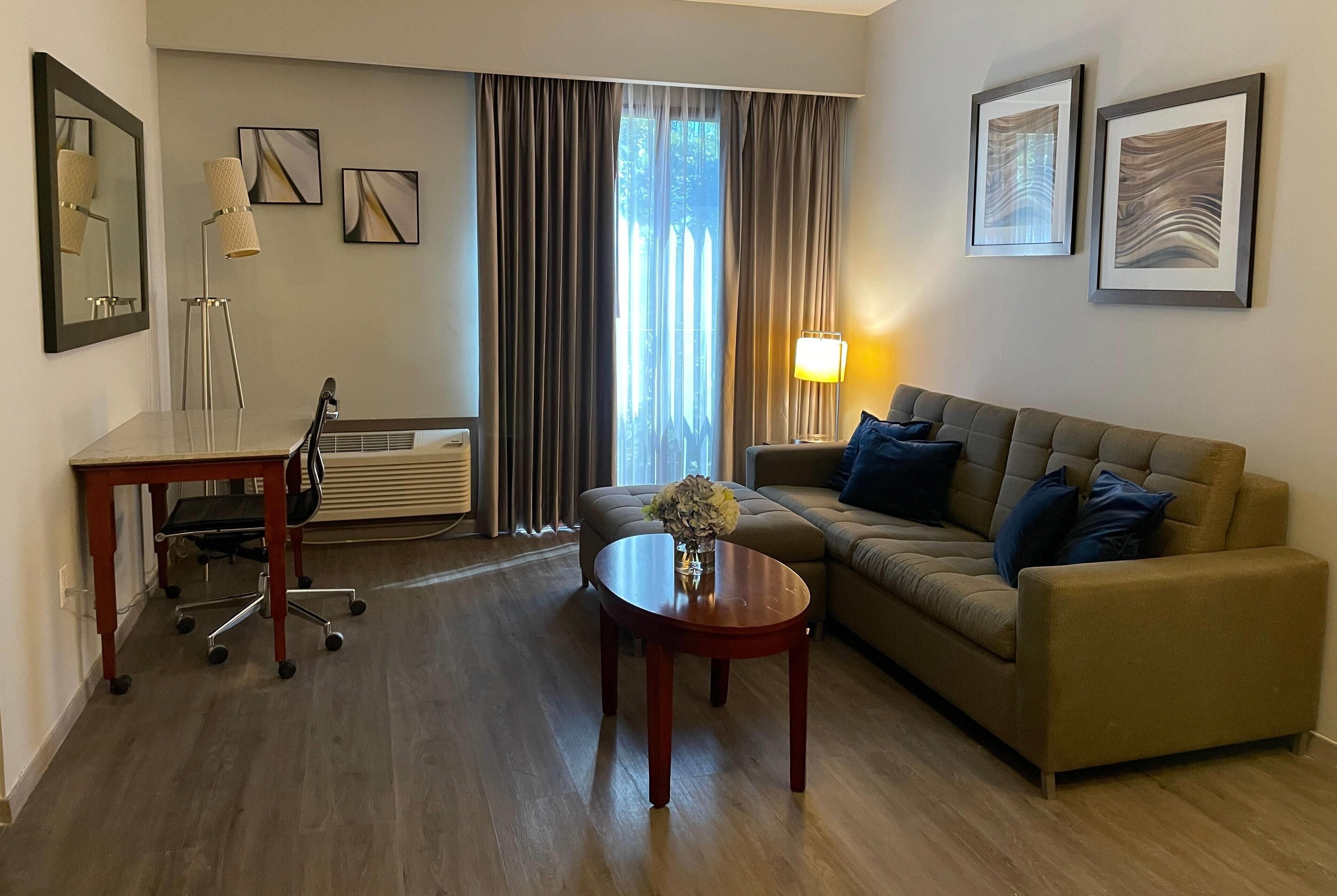 Room, 1 King Bed, Non Smoking | Egyptian cotton sheets, premium bedding, down comforters