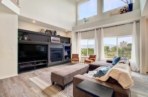 Smart-TV, peis, fotballspill og bordtennis