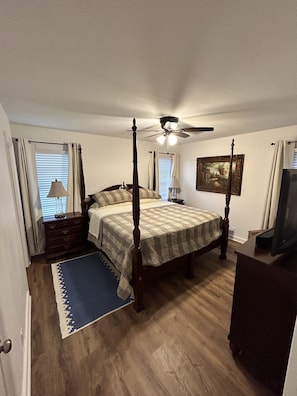 3 soverom, strykejern/-brett, wi-fi og sengetøy