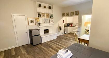 Stylish Studio Apartment in Downtown Lexington