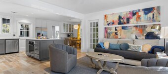 Half a Block to the Beach! Come Bay-Cation here, Spacious House to fit everyone 