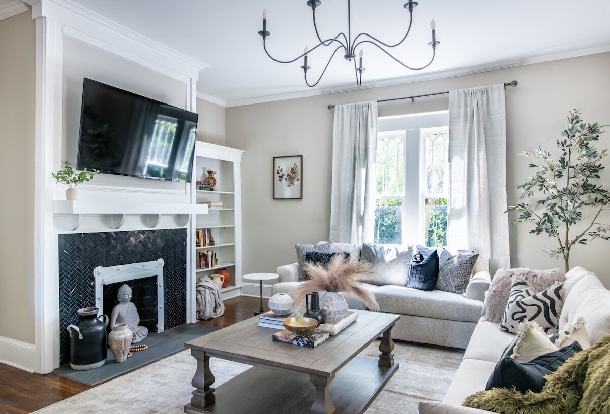 ✧Elmsgate✧ - A historic designer dream home w/ family friendly amenities , cozy porch&games near DT