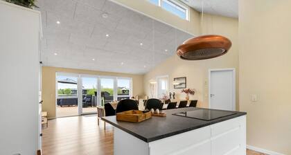 Stunning home in Hemmet with WiFi