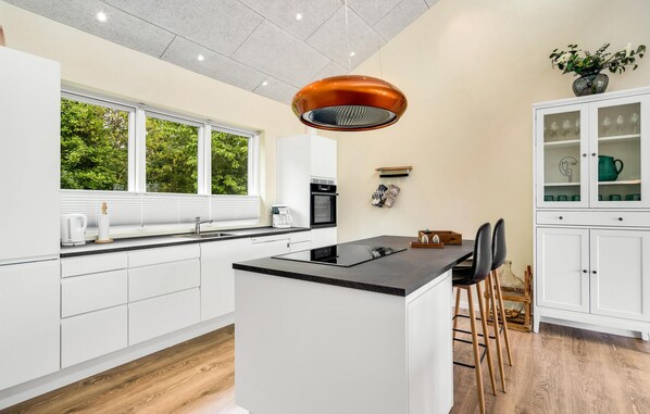 Fridge, microwave, dishwasher, coffee/tea maker