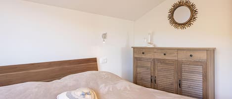 4 habitaciones, cuna de viaje, wifi gratis y ropa de cama